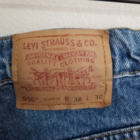 Vintage Levi's 550 Relaxed Fit Jeans MADE IN USA - Picture 7 of 9